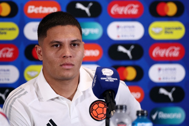 乐鱼体育VIP注册-金特罗：我见过梅西踢球，但17岁时的登贝莱表现依然让我难以置信